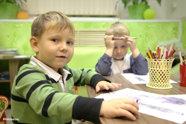 Иностранные языки на Первомайской