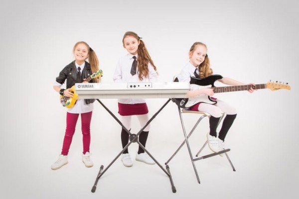 Игра на музыкальных инструментах в Академии Талантов "ВОЛШЕБНЫЙ ЗАМОК"