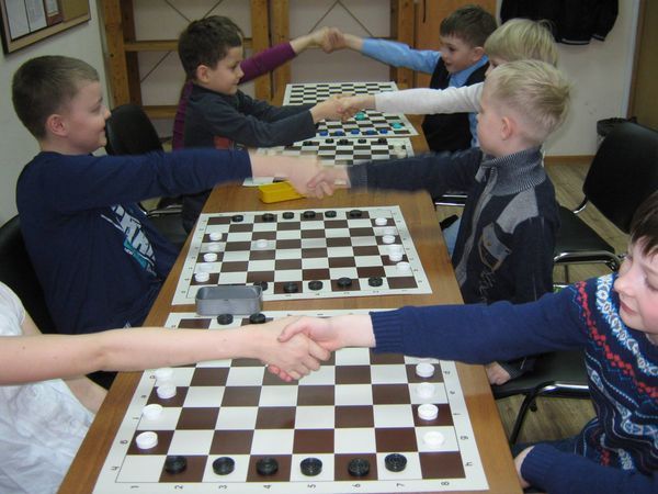 Шахматы и логические игры